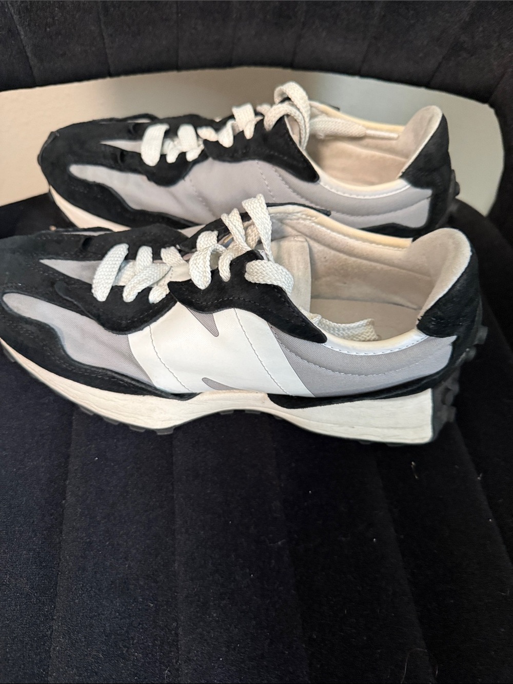 NB Black, Gray & White Athletic Sneakers womens9 men’s 7.5